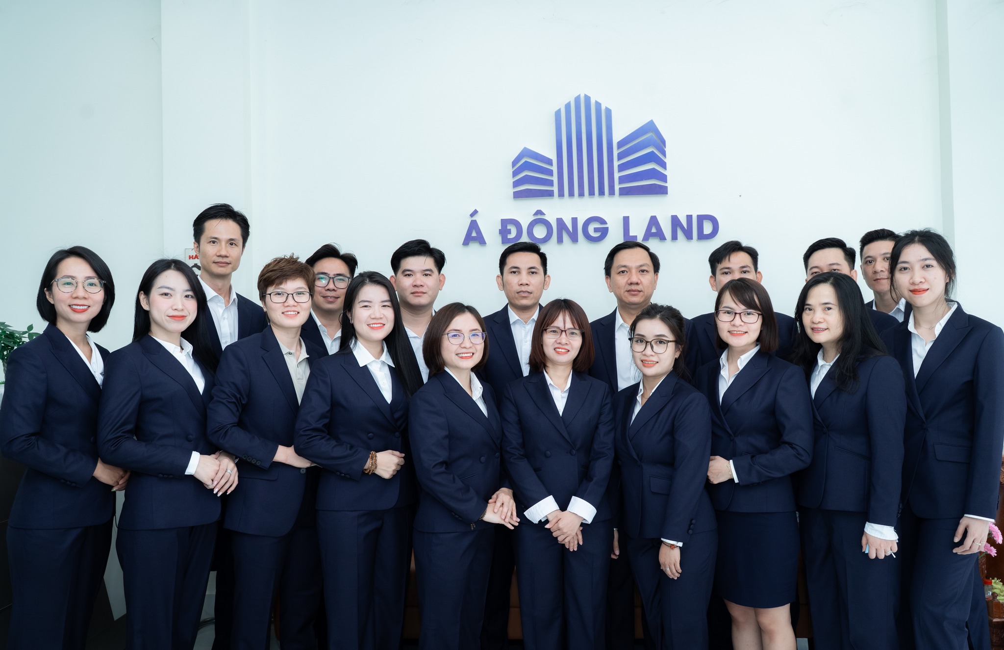 Mon Amie Tailor Home Đồng Hành Cùng Diện Mạo Chuyên Nghiệp Của Á Đông Land